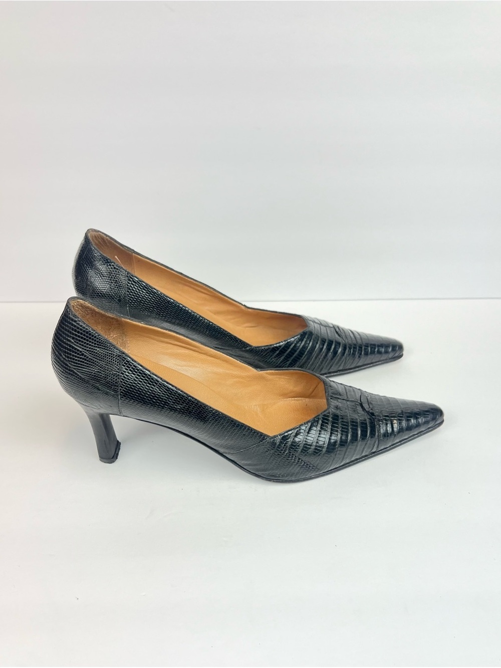 Botticelli Pumps Women’s Size 9.5 Textured Black Pointed-Toe Mid-Heel Pumps